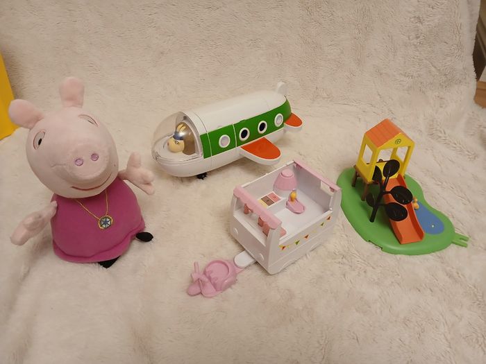 Peppa pig toys plane playground ice cream van scootter