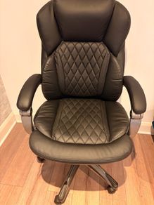 Ergonomic office chair