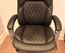 Ergonomic office chair