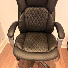 Ergonomic office chair