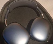 Apple AirPods Max Wireless Over-Ear Headphones with Case