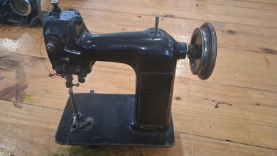 Jehly Pique Leather Glove Sewing Machine Head Only