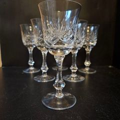 Superb set of 6 wine glasses High quality 24%lead crystal, similar to Waterford
