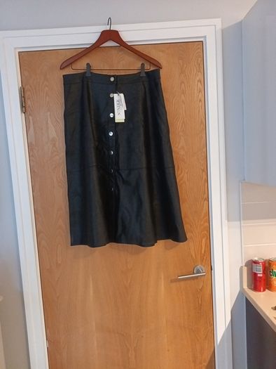 Sonder For Life Black Faux Leather  Skirt.   S.16  B.N.W.T