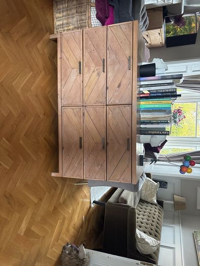 Beautiful sideboard for living room or bedroom in pristine condition