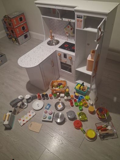 Little Chef Modern Deluxe Wooden Kitchen and Breakfast Bar