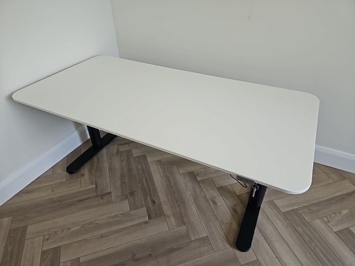 Ikea sit/stand desk. 160cm x 80cm