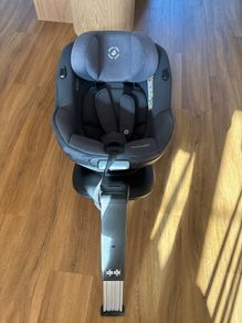 Maxi Cosi 360 Mica rotating i-Size car seat with integrated ISOFIX base