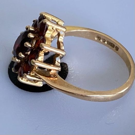 Vintage 1980s Garnet Cluster Flower Gold Ring