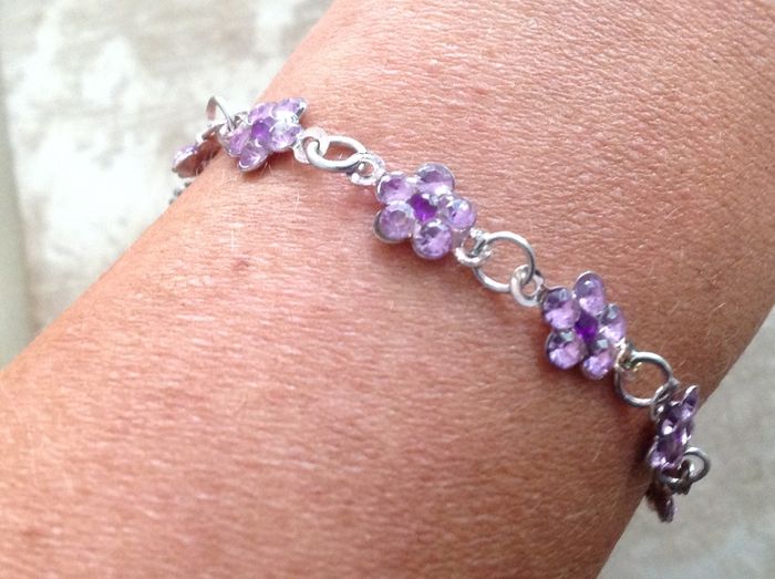 Pretty Vintage Flower  Bracelet