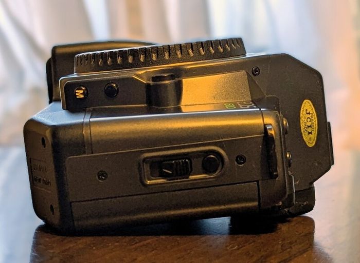 Canon EOS 600 35mm Film Camera (not 620 / 650)