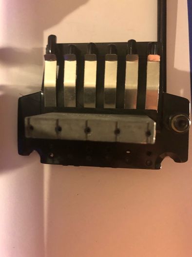 Floyd Rose tremolo double locking system
