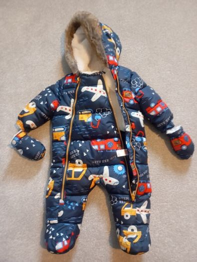 Baby clothes galore