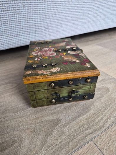 Hand paint Storage/Jewelry Box
