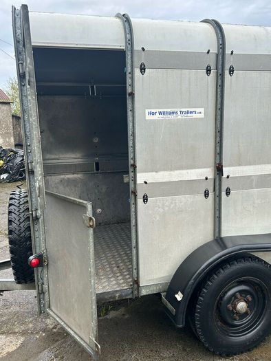 Ifor Williams 10ft x 5ft cattle trailer