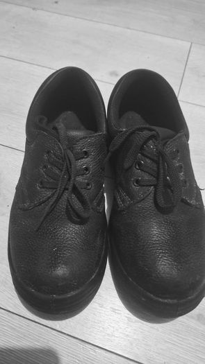 Safety shoes