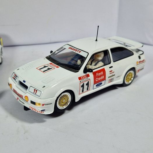 Scalextric Sierra set: BTCC Edition - cars have lights