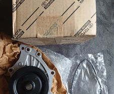 Genuine Toyota ,avensis ,rav4, Verso, Water Pump  16100-09341, Aisin