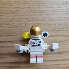 lego col26-1 spacewalking astronaut, series 26