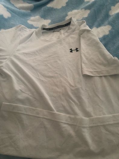 Under Armour mens top