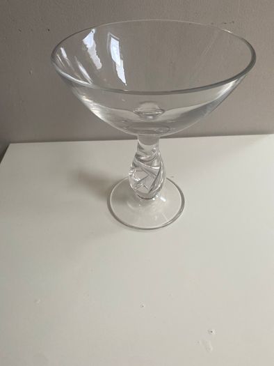 Fabulous Dartington tall 19.75 cm crystal Glass  compote dish,
