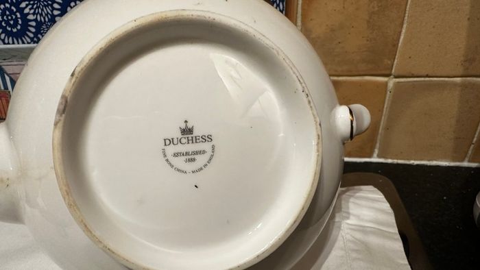 Fine bone china Duchess