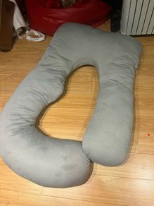 large pregnancy pillow