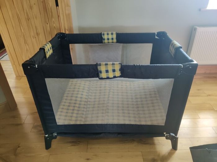 Play pen