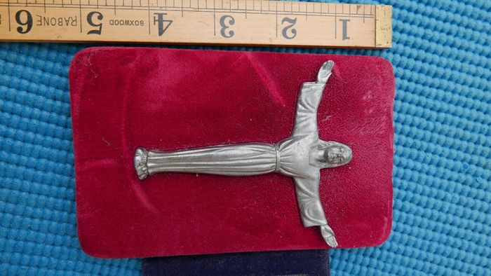 Vintage Religious Plaque 10 each