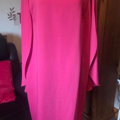 Carla Ruiz fuchsia cape sleeve cocktail dress floral shoulder detail EU 46.