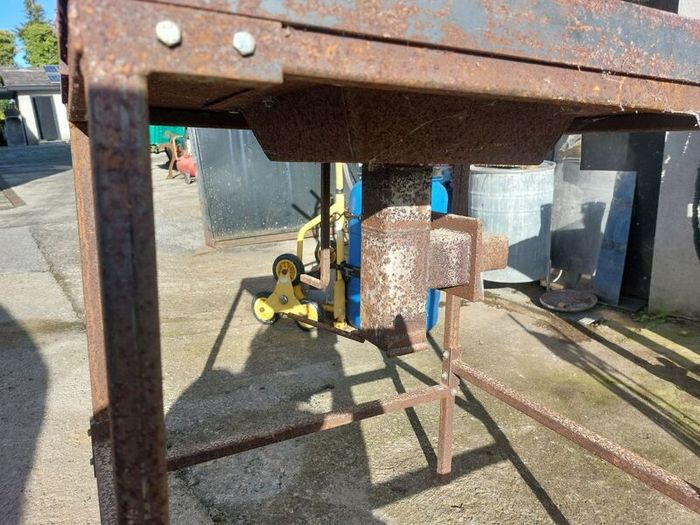 Blacksmith Forge & Tools. 350E
