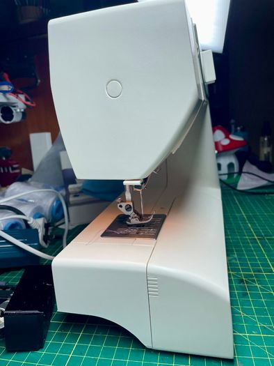 PFAFF hobby 1030 Heavy Duty Sewing Machine - Just serviced - like new condition