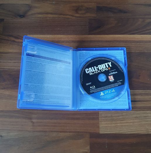 Call of Duty Black Ops 3 PS4 - PlayStation 4 - French case plays in English