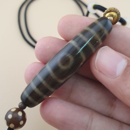 Vintage 3 Eyes Himalayan Tibetan Agate Dzi Bead Amulet Pendant Necklace