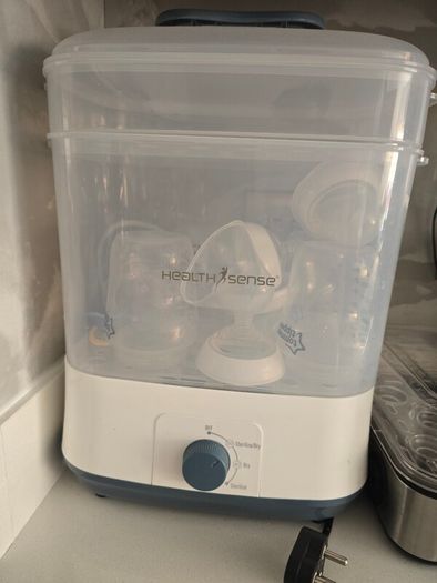 Baby bottle steriliser and dryer