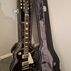 Epiphone Les Paul Standard (Ebony) with Hard Case