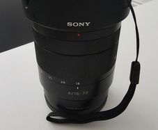Sony Zeiss 16 70mm F4 OSS Lens