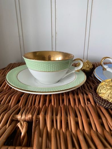 cups  & saucers - vintage china