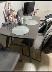 table an chairs