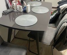 table an chairs