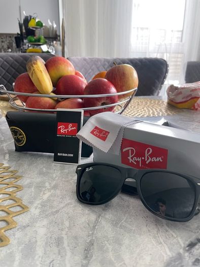 Raybans sunglasses