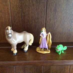 Small Disney tangled Figurines x3