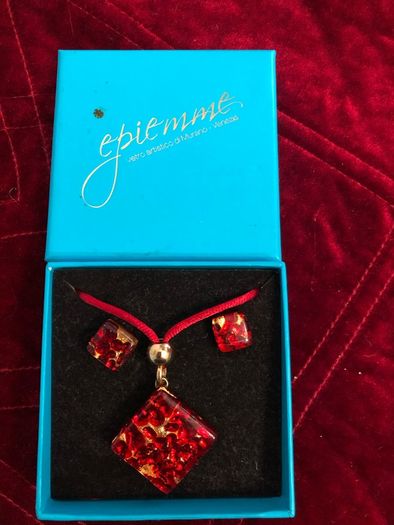 Murano glass necklace and earrings set