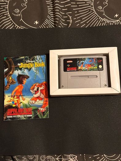 Super Nintendo retro console + games Mario