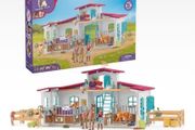 Schleich Farm House