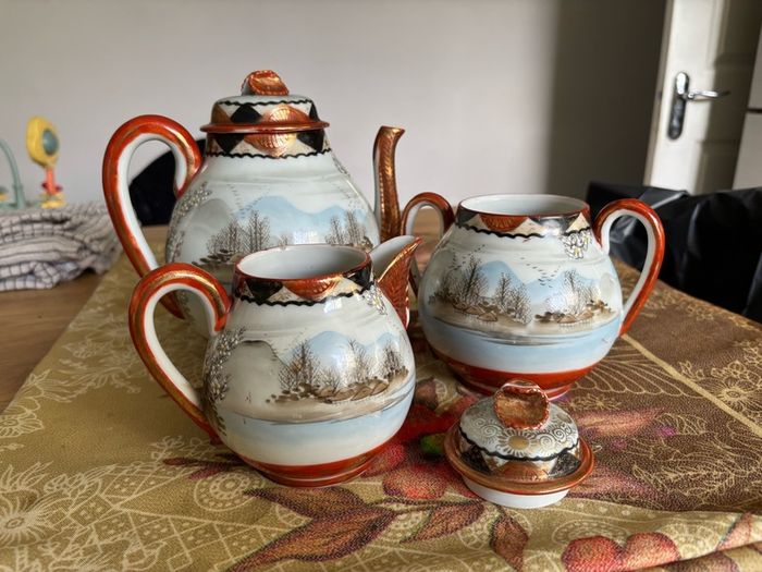 chinese tea set in good condition