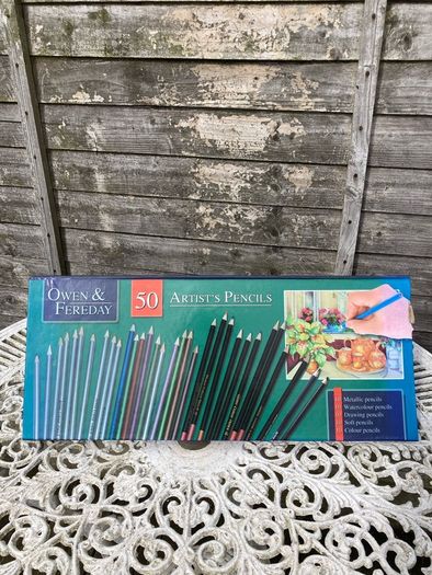 50 artist's pencils