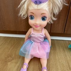musical doll Mia