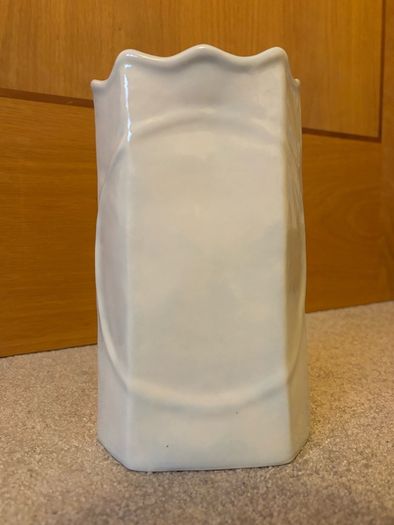 Vintage Cyril Cullen Farney Castle Irish Parian Porcelain Vase (No. 75)