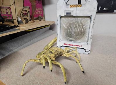 ALIENS collectibles